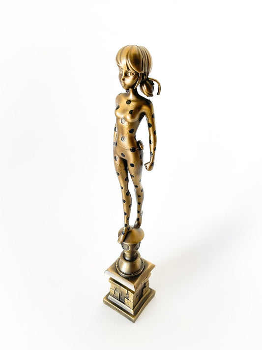 Sculpture en bronze de coccinelle