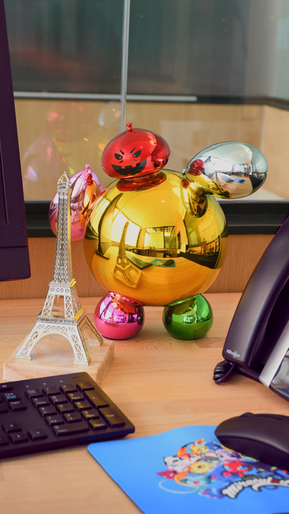 Collectionneur d'art miraculeux Badoom